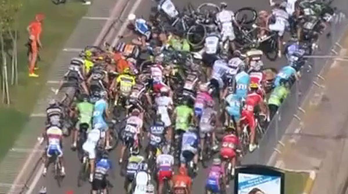 Moment de l’etapa entre entre Alanya i Antalya en què s’ha produït l’incident, que ha afectat desenes de corredors.