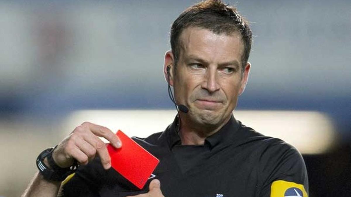Mark Clattenburg ha visto la tarjeta roja por parte de la FA y la Premier League