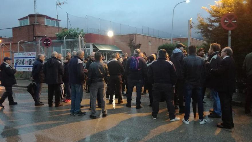 Tanto la cárcel de Sangonera como la de Campos del Río fueron escenario de movilizaciones ayer.