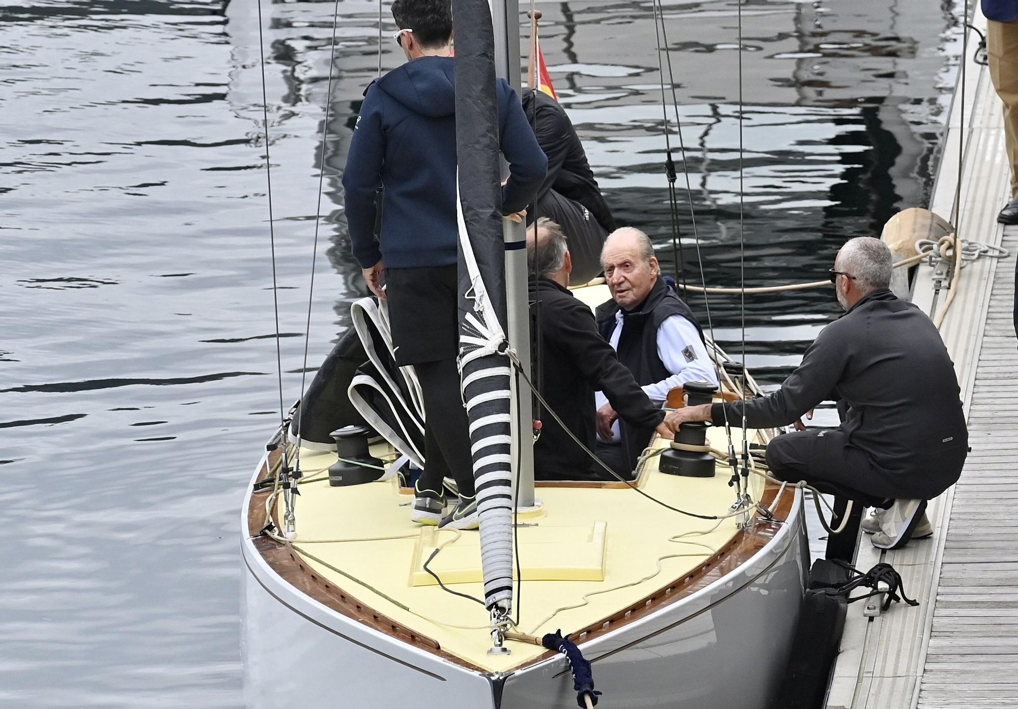 El rey emérito, Juan Carlos I, ya navega por aguas de Sanxenxo