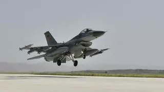 Rusia dice que el suministro de F-16 a Ucrania conllevaría riesgos "colosales" para Occidente