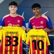 Pau Cubarsí y Lamine Yamal posan con la camiseta de la Selección catalana