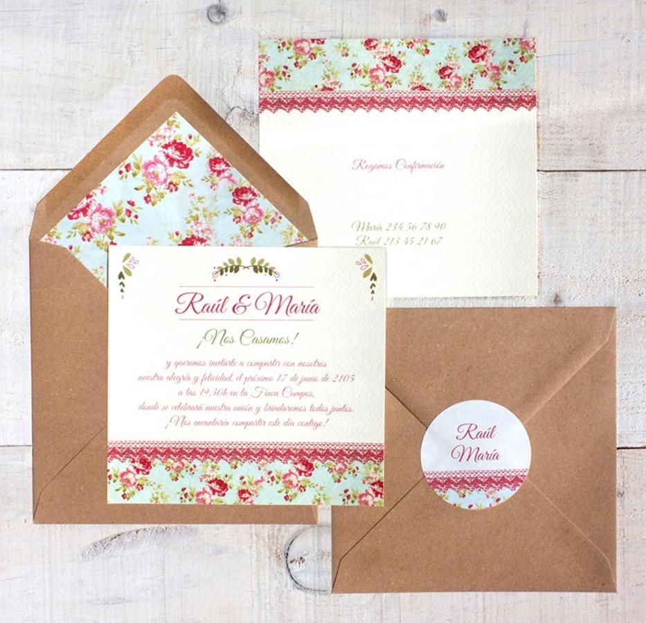 Invitaciones de boda con aire rústico: las flores son perfectas para dar el toque romántico a todas las invitaciones de bodas rústicas