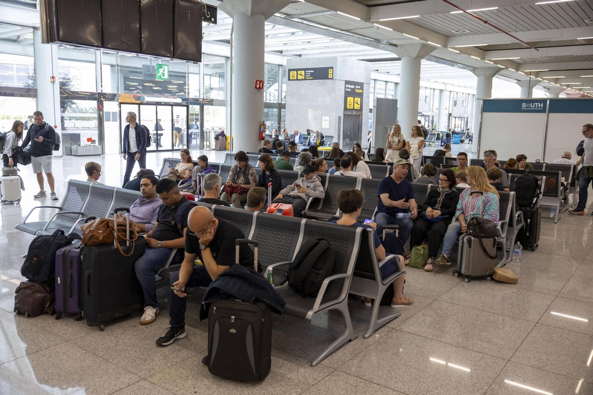 El aeropuerto de Mallorca opera más de 3.000 vuelos durante el puente de mayo