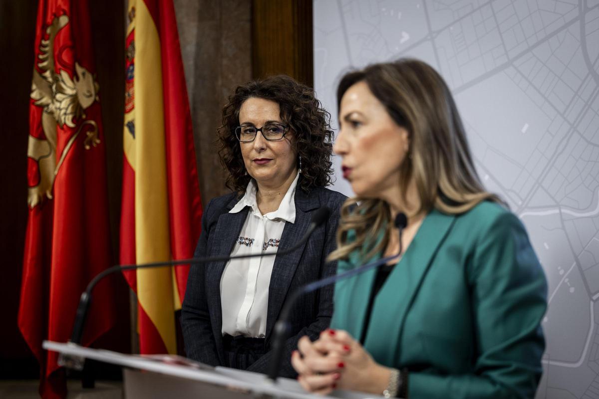 La portavoz de Vox, Eva Torres, y la alcaldesa, Natalia Chueca, en una rueda de prensa conjunta hace unos días.