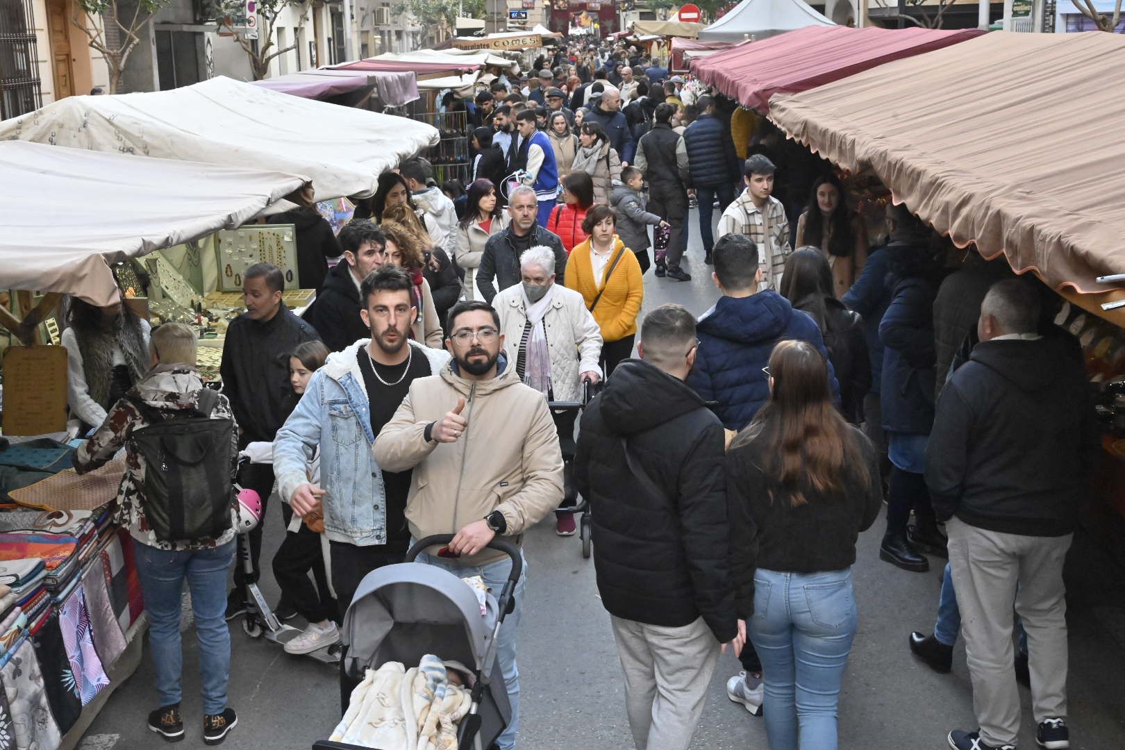 Acércate en imágenes al mercado medieval de Vila-real