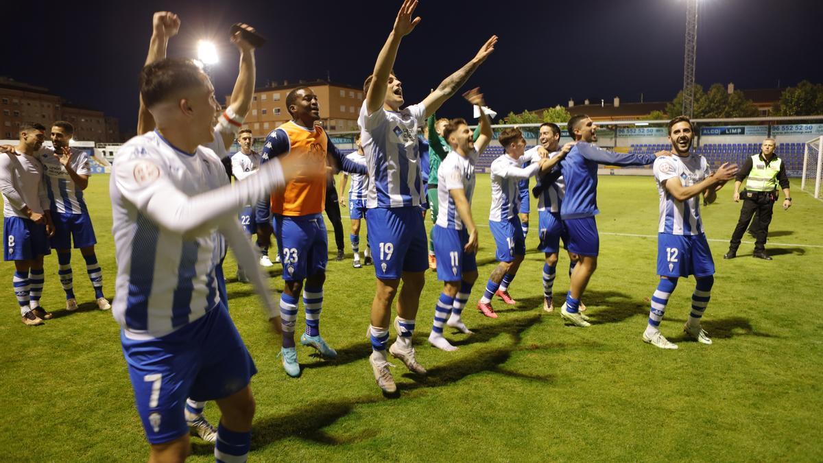 El Alcoyano se salva pese a su derrota con el Murcia