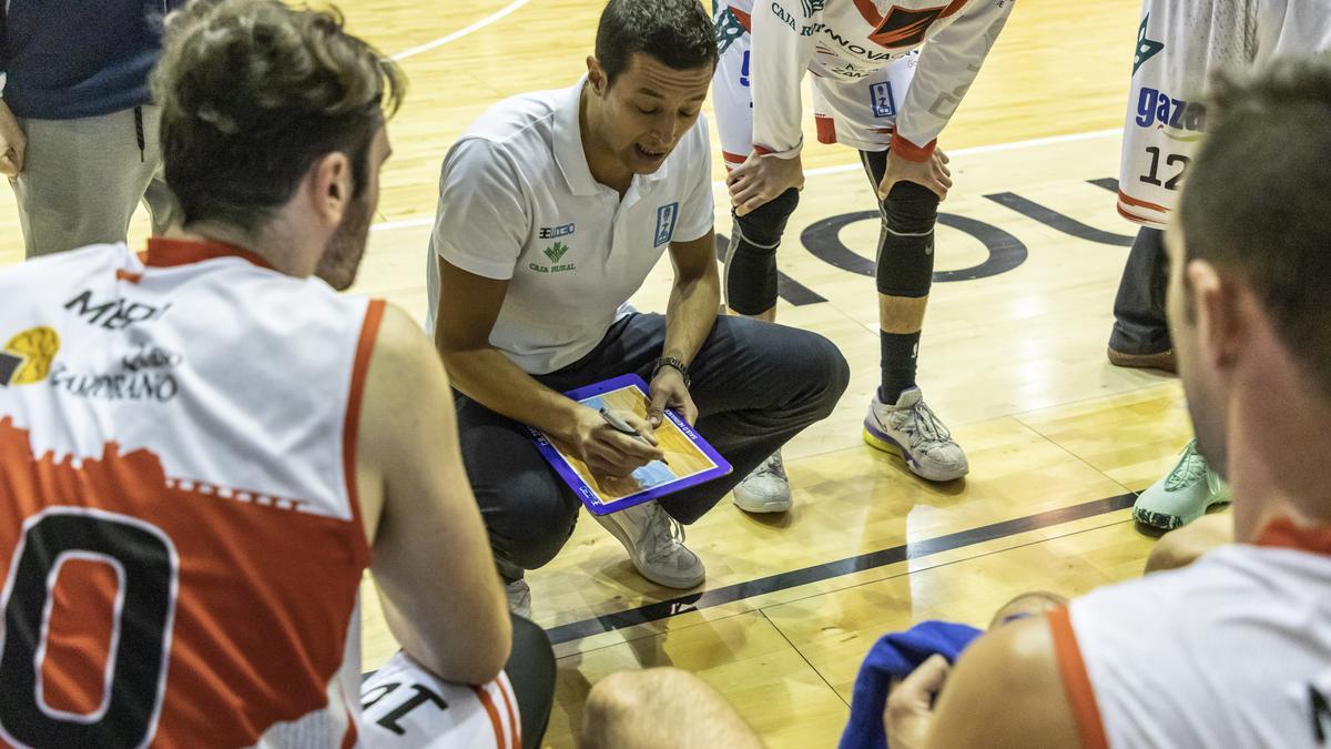 Saulo, entrenador del Zamora Enamora