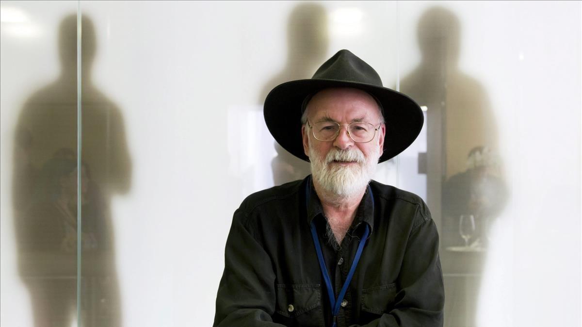 El novelista británico Terry Pratchett. 