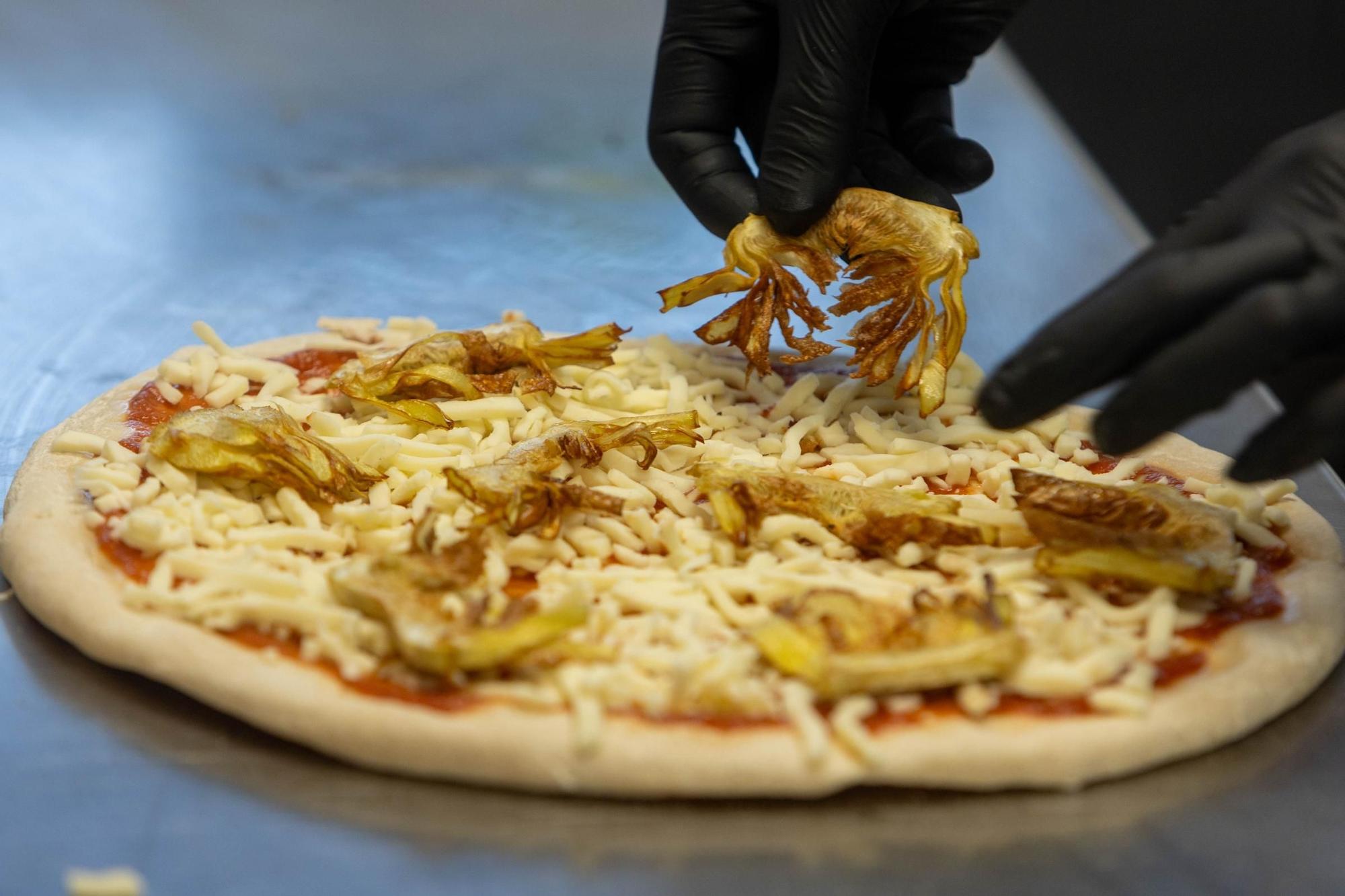 Servipizza elabora artesanalmente sus pizzas en su propio obrador