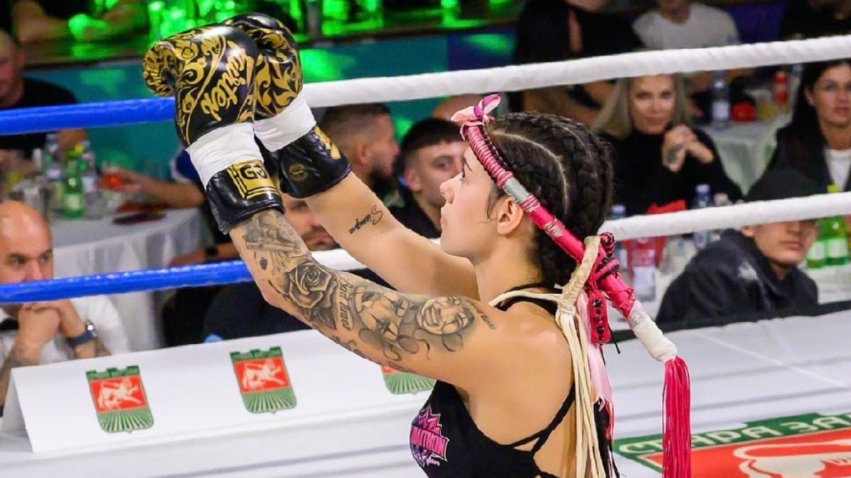 Claudia Perona es un espectáculo en el ring