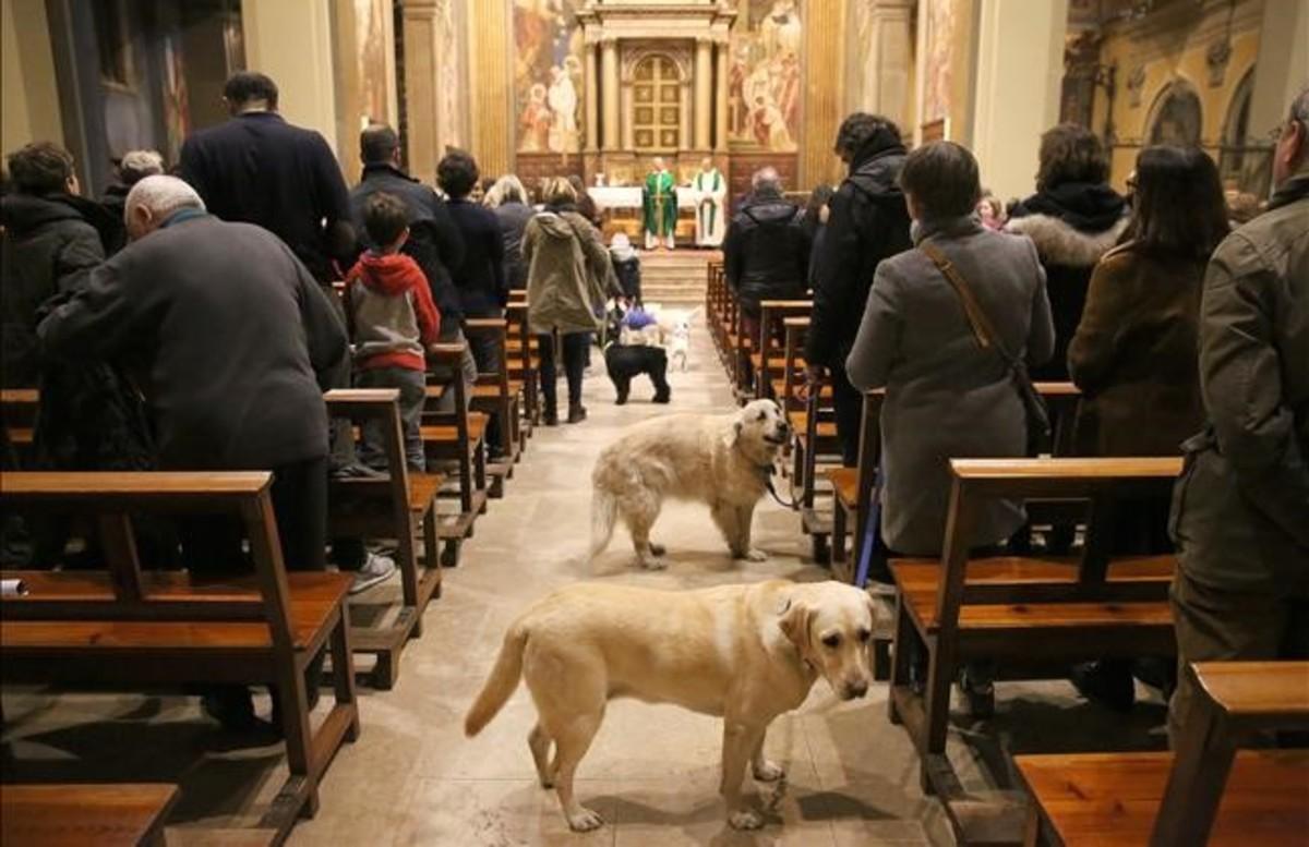 zentauroepp37235363 barcelona  09 02 2017  sociedad barcelona en la iglesia de s170210192350