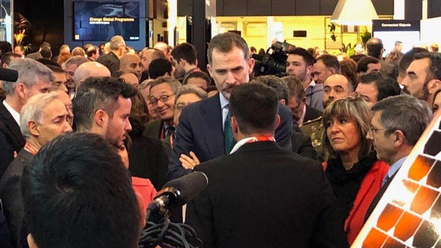 El Rey en el stand de Vodafone en el Moblie World Congress de Barcelona