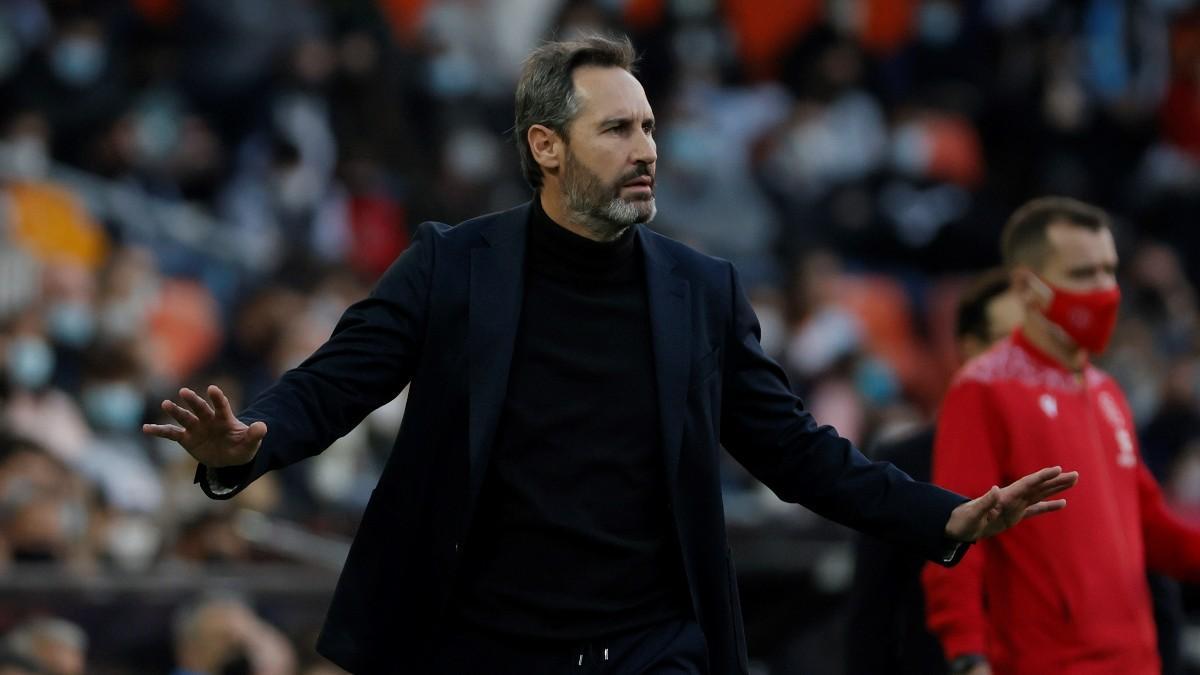 Vicente Moreno, durante el partido en Mestalla