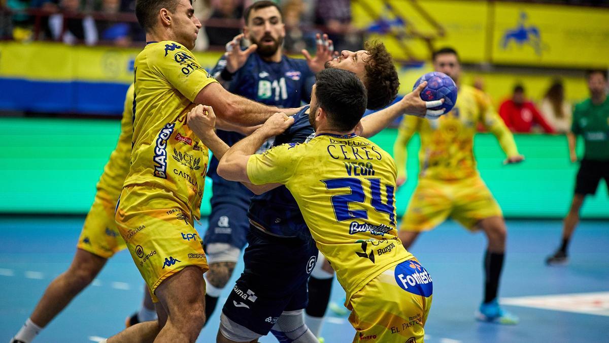 Imagen del duelo de la primera vuelta entre Benidorm y Villa de Aranda