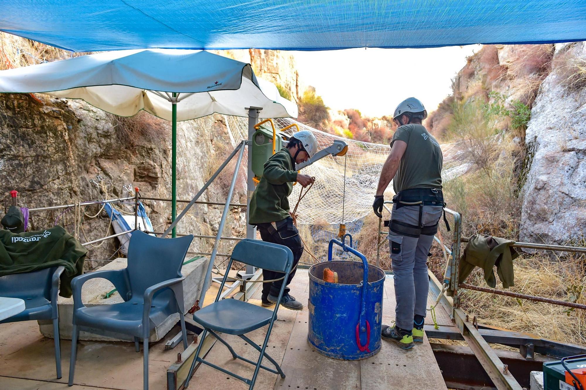 Fotogalería | Así se desarrollan los trabajos de exhumación en la mina La Paloma de Zarza la Mayor