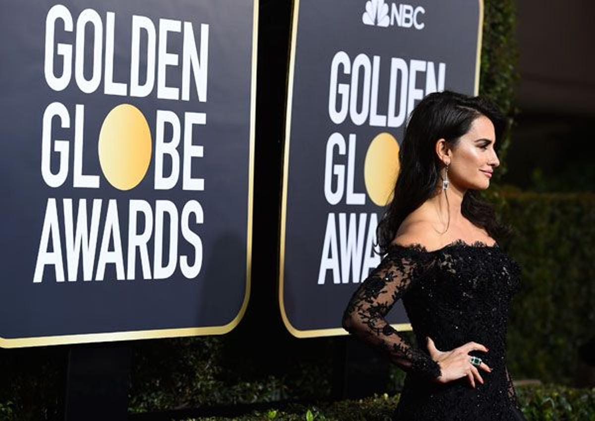 Globos de Oro 2018: Penélope Cruz brilla con un vestido negro de Ralph and Russo