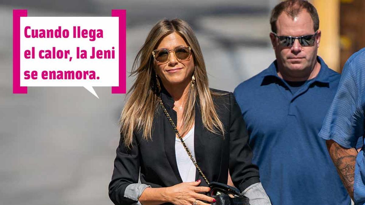 Jennifer Aniston paseando por las calles de Los Angeles