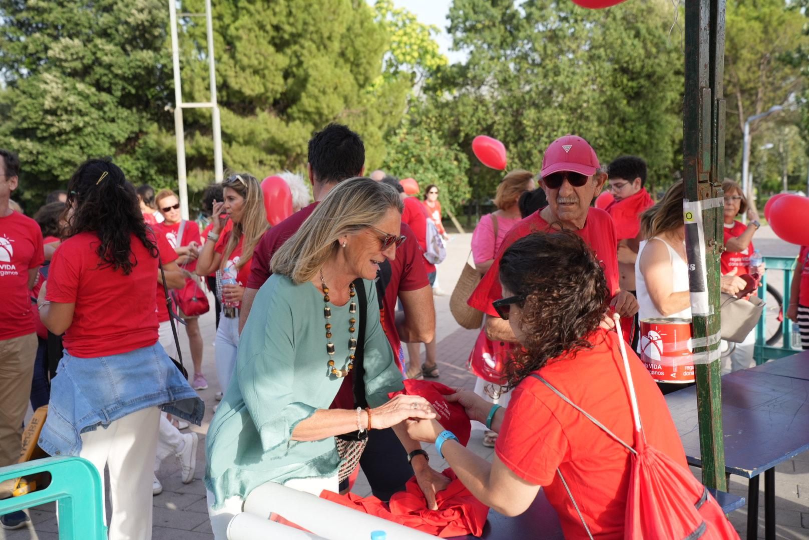 Córdoba se llena de color rojo en favor de la donación