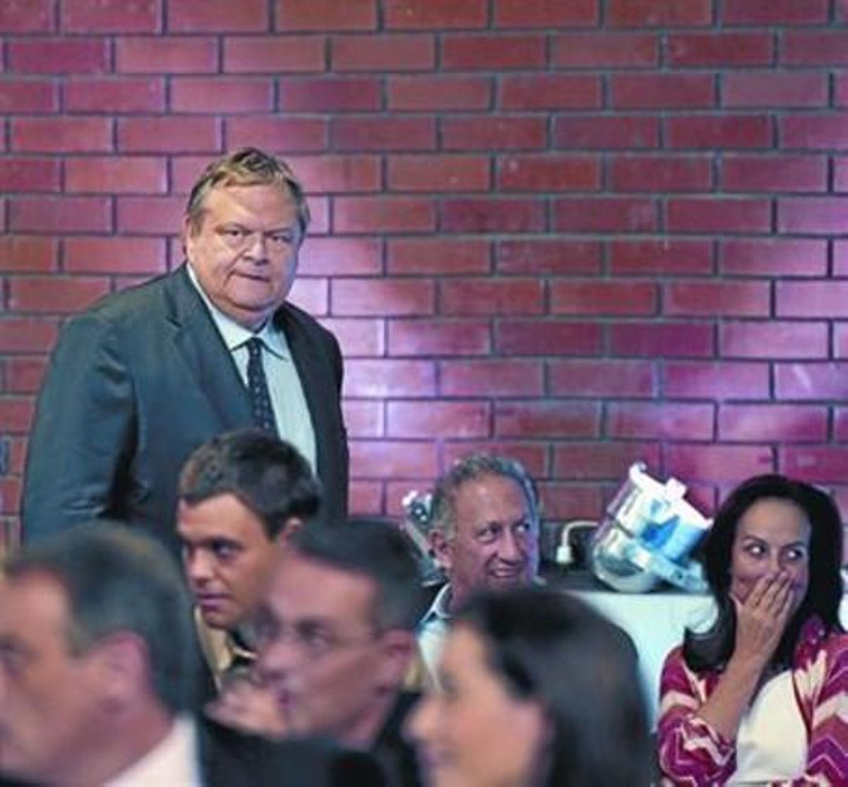El ministre de Finances grec, Evangelos Venizelos, abans de la seva compareixença d’ahir, a Salònica. El ministre de Finances grec, Evangelos Venizelos, abans de la seva compareixença d’ahir, a Salònica.