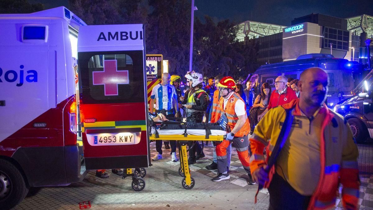Atropello masivo en Cornellà antes de iniciarse el partido entre el Espanyol y el FC Barcelona