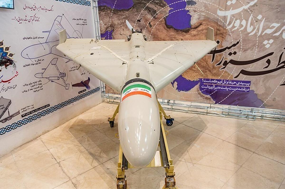 Un dron Shahed-136, expuesto en el Museo de la Revolución Islámica de Qom, en Irán.