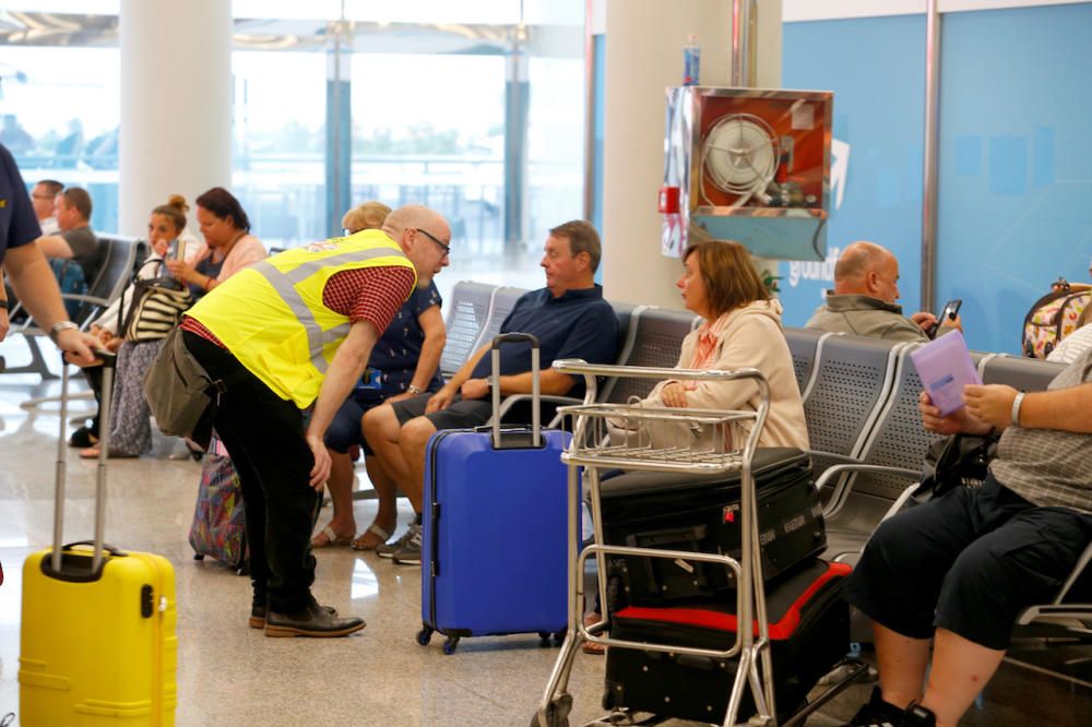 Afectados por la suspensión de pagos de Thomas Cook en el aeropuerto de Palma