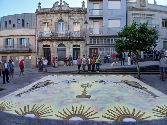 El Corpus Christi florece en las calles de Cangas