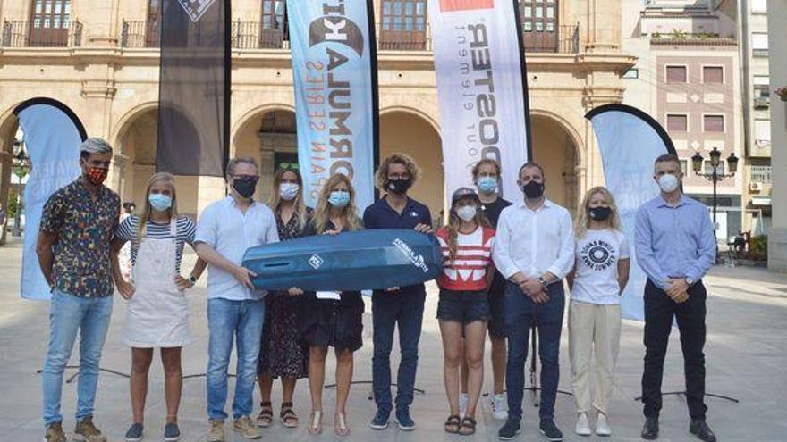 Castellón, capital mundial del kitefoil en la playa del Gurugú