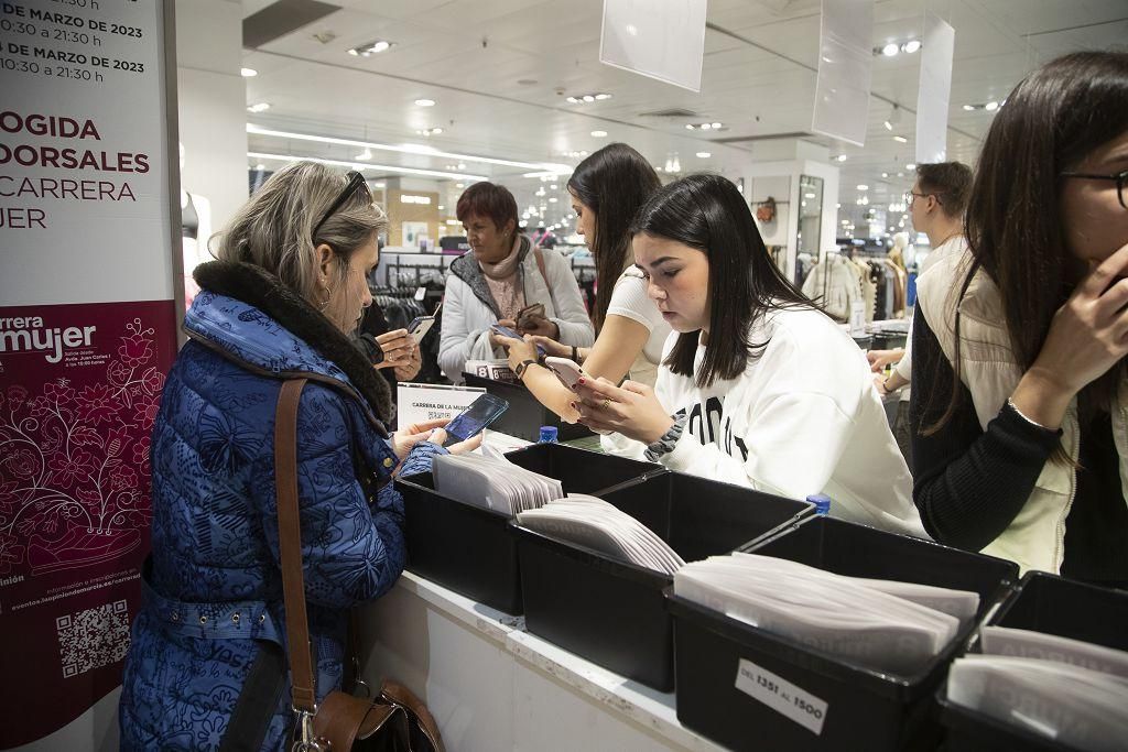 Entrega de dorsales para la Carrera e la Mujer este sábado