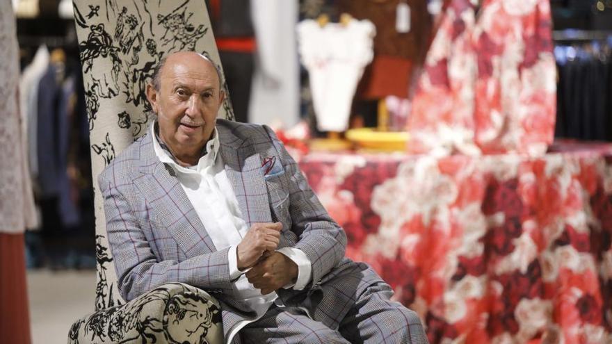 Piden 10.000 euros a Francis Montesinos a cambio de no difundir dos vídeos sexuales con un menor