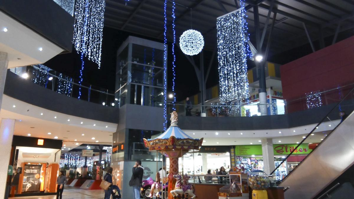 Interior del centro comercial Plaza Mayor de Xàtiva.
