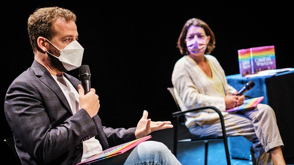 Juan Márquez y Silvia Jaén durante la presentación del libro.