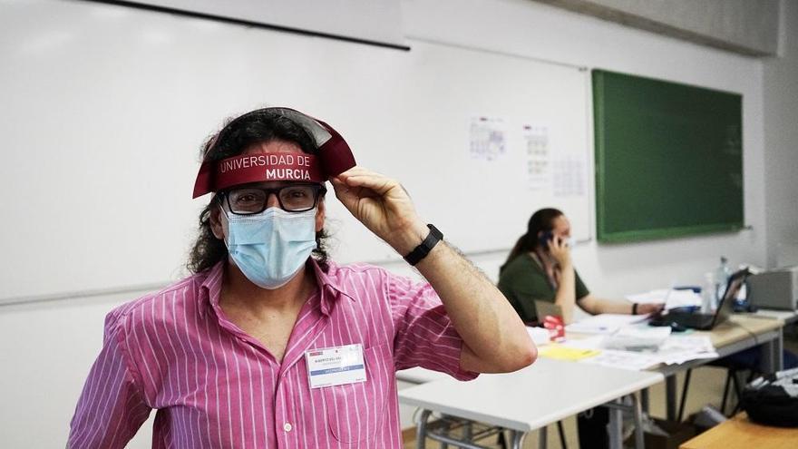 Flexomed protege a los profesores universitarios durante la EBAU