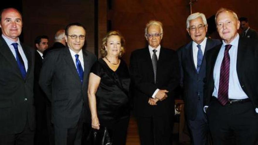 José Luis Rodríguez Artime (director general de EPI), Francisco Javier Moll de Miguel (presidente de EPI), Arantxa Sarasola (vicepresidenta de EPI), Matías Díaz Padrón, Guillermo García-Alcalde (consejero de EPI) y José Manuel Vaquero (consejero delegado de Editorial Prensa Ibérica). / ana arámbol