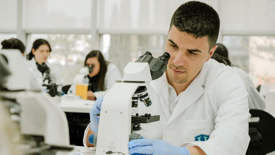 De no poder estudiar a graduarte con éxito: el cambio radical que impulsa UNIVERSAE
