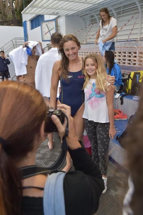 Mireia Belmonte y la selección española en el Julio Navarro