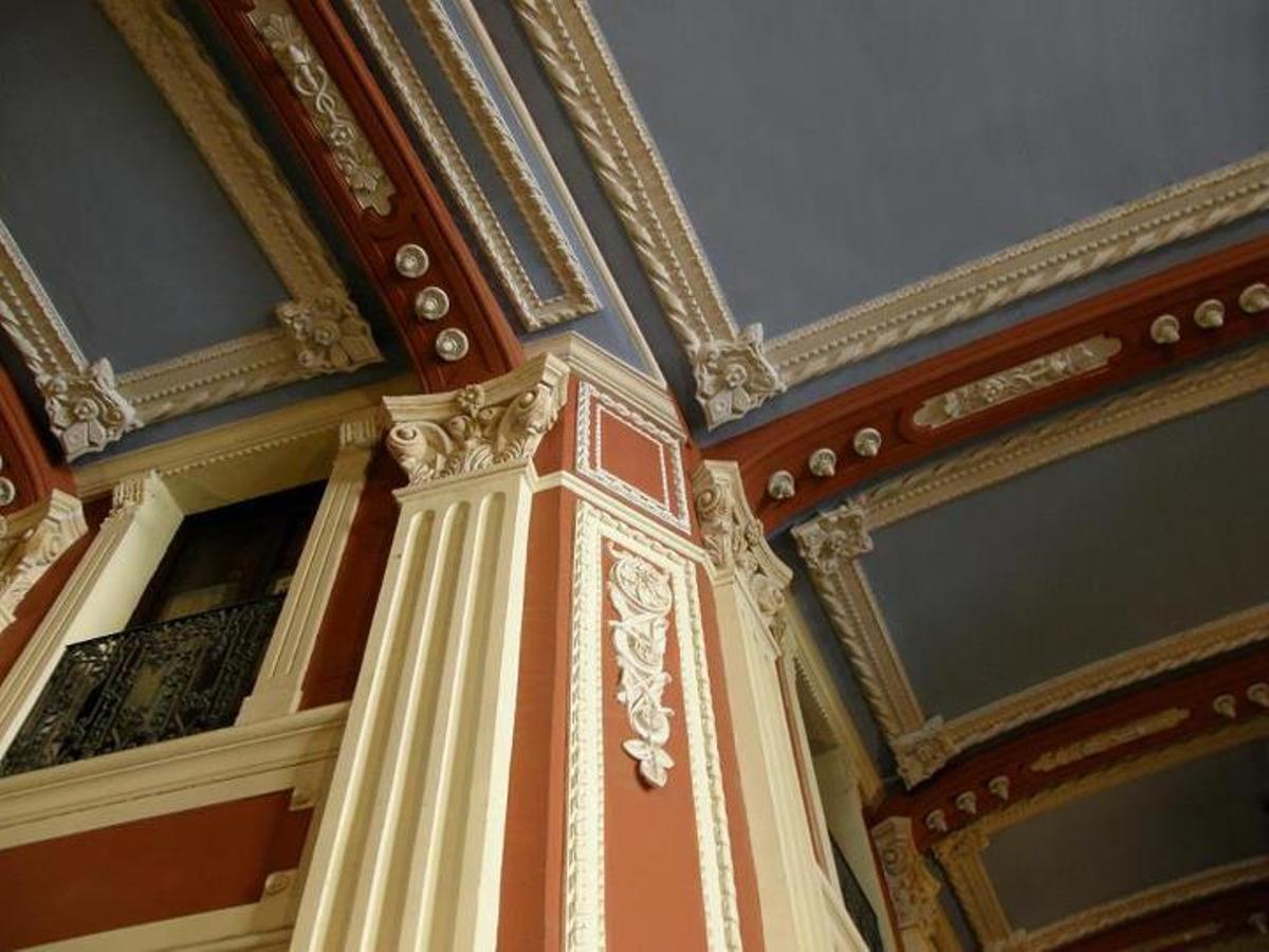 Detalles Art Nouveau, propio de la época modernista.