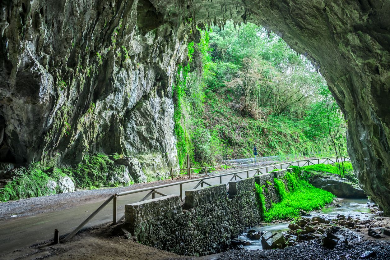 Ribadesella está rodeado de cuevas de diferentes dimensiones