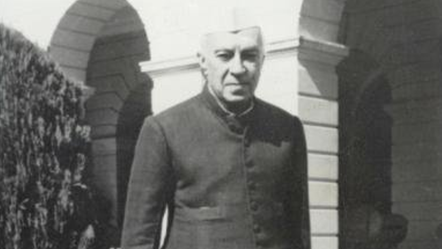 Jawaharlal Nehru. | | LP/DLP