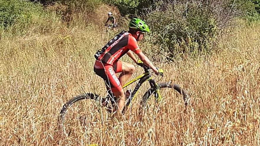 Un ciclista, en plena competición. | Zamora CX