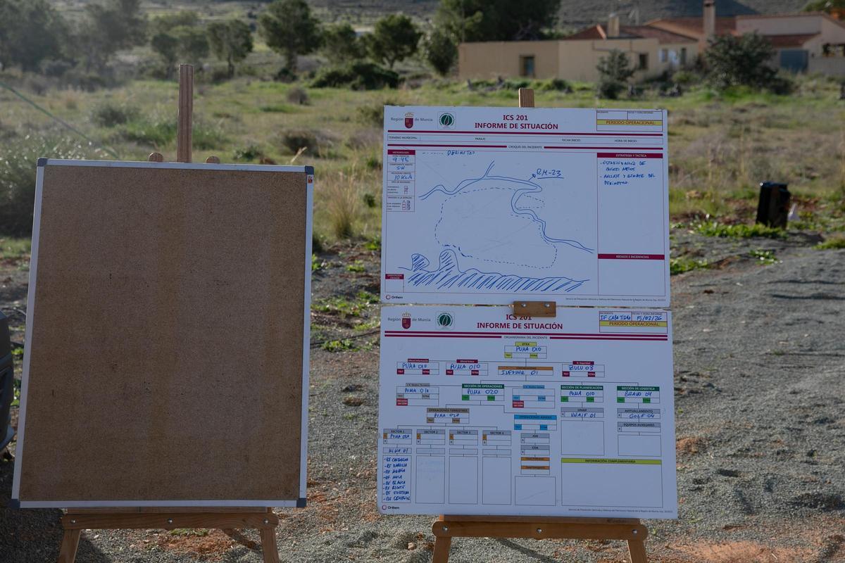 Algunos de los momentos más destacados de esta mañana en el incendio de Cabo Tiñoso. Algunos de los momentos más destacados de esta mañana en el incendio de Cabo Tiñoso.