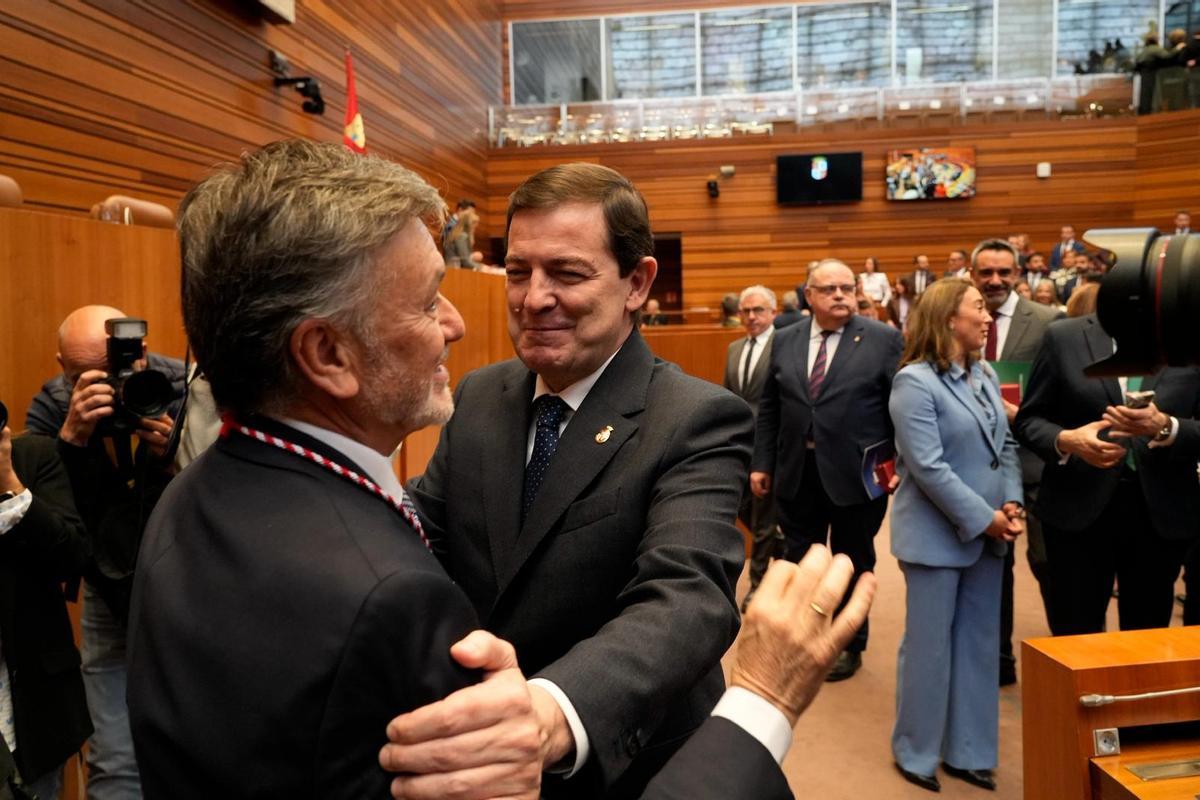 Los rostros zamoranos en la constitución de las Cortes de Castilla y León: la sesión, en imágenes Los rostros zamoranos en la constitución de las Cortes de Castilla y León: la sesión, en imágenes