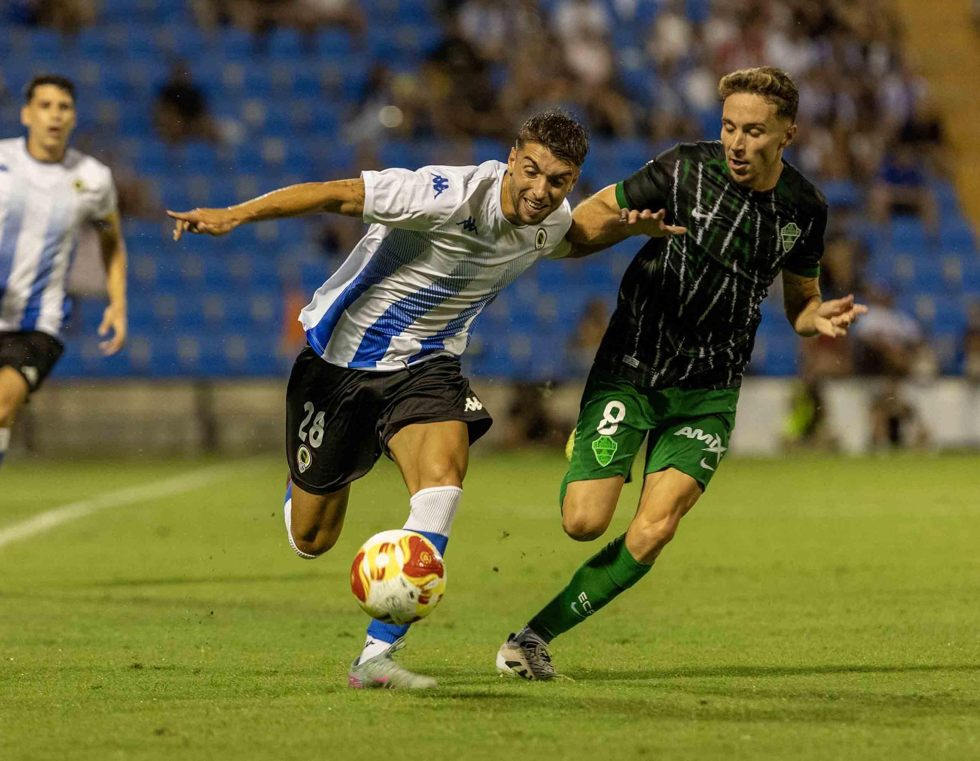 El Hércules se impone 2-0 al Elche en un derbi de nivel en el Rico Pérez