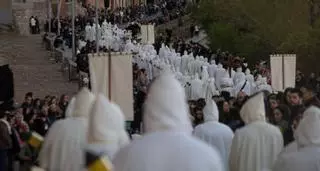 Procesión de Luz y Vida: Homenaje a los difuntos de la Semana Santa de Zamora