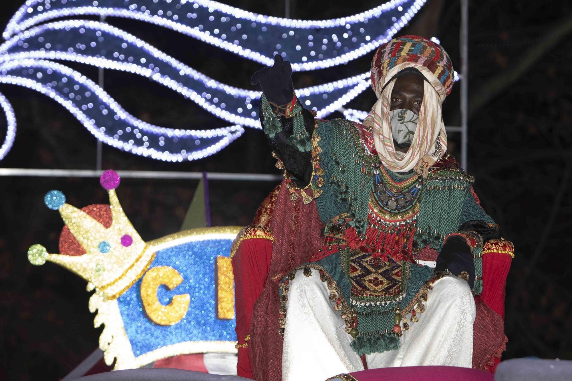 Los Reyes Magos recorren de nuevo las calles de Xàtiva