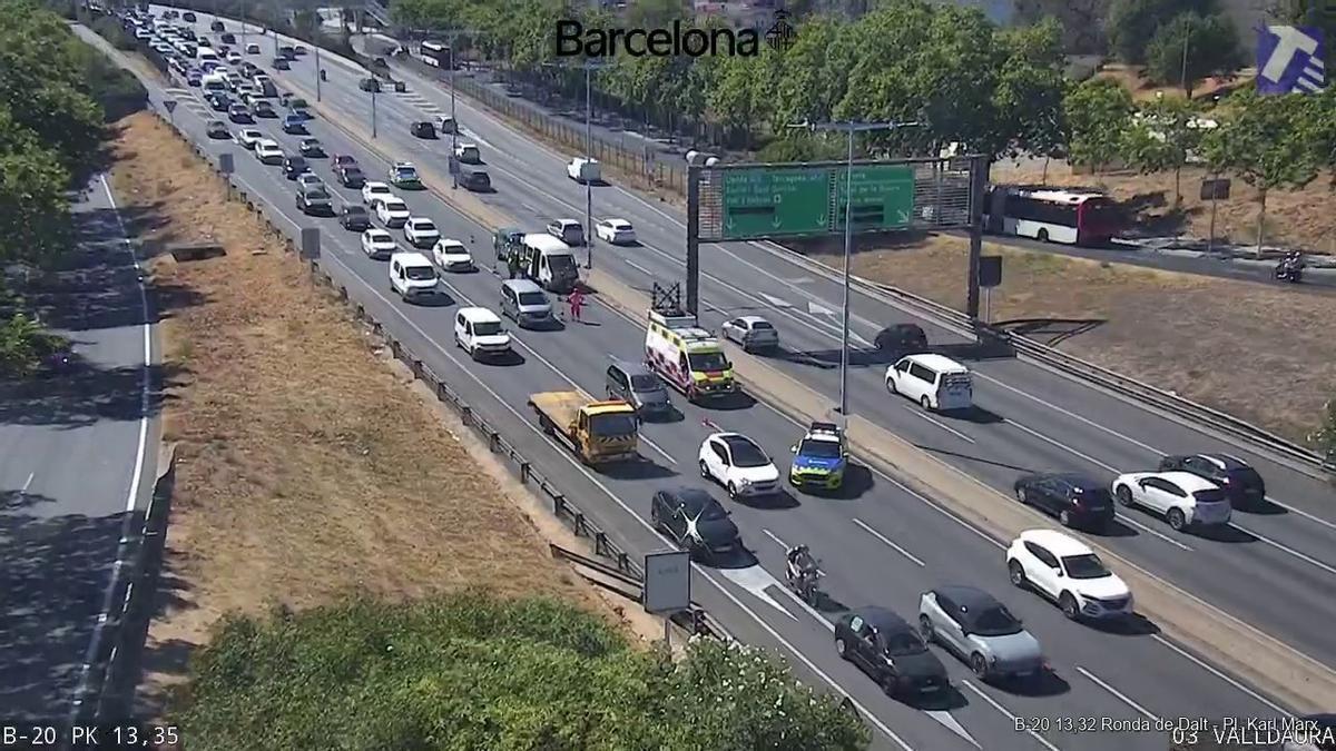Circulación lenta y retenciones en la operación retorno en Barcelona, Madrid y Valencia tras las vacaciones de verano
