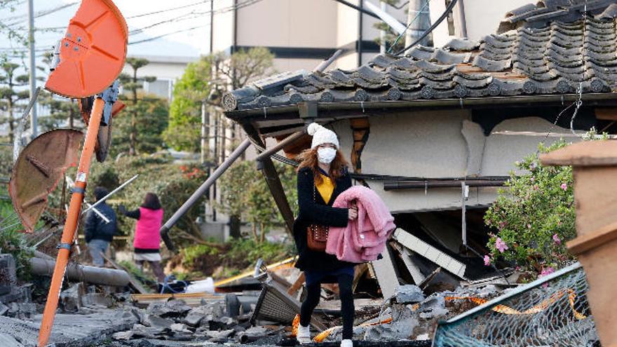 Un segundo terremoto eleva a 35 los muertos en el sureste de Japón