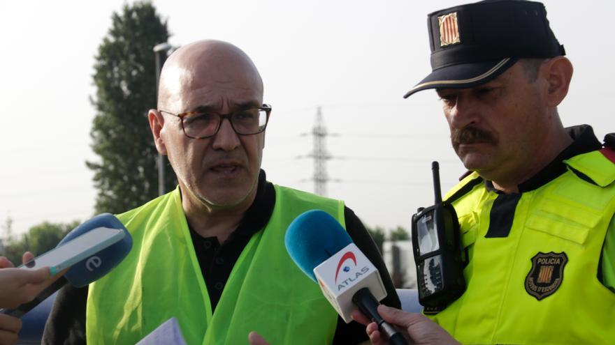 El director del Servei Català de Trànsit (SCT), Ramon Lamiel, acompanyat del cap de l’àrea Regional de Trànsit de Metropolitana Sud dels Mossos d’Esquadra, el sotsinspector Marc Patxot.