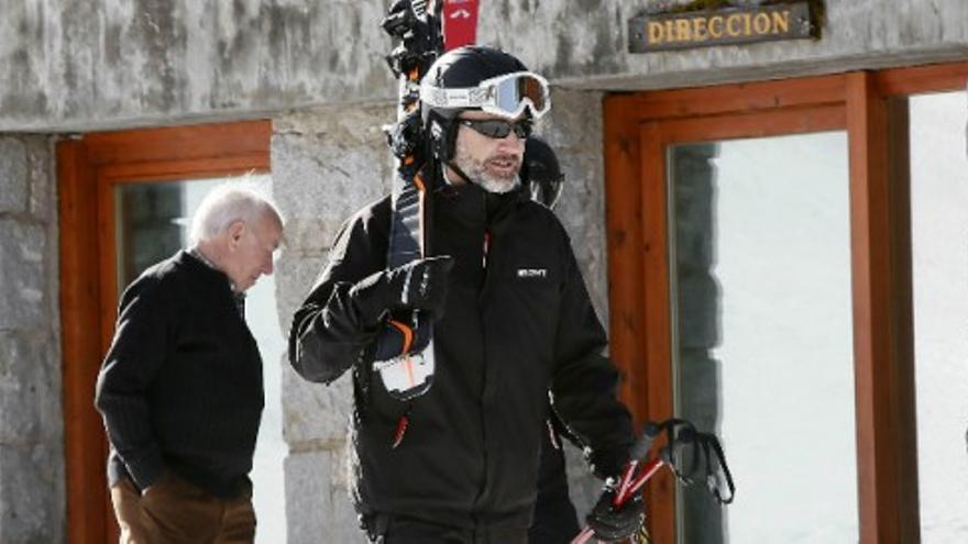 El Rey Felipe disfruta del esquí en Baqueira